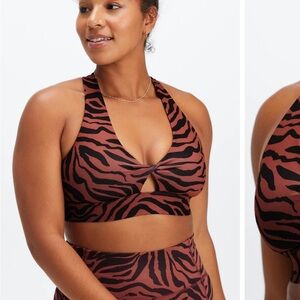 Fabletics Oasis Twist Medium Impact Sports Bra Pink and Black Zebra Size M